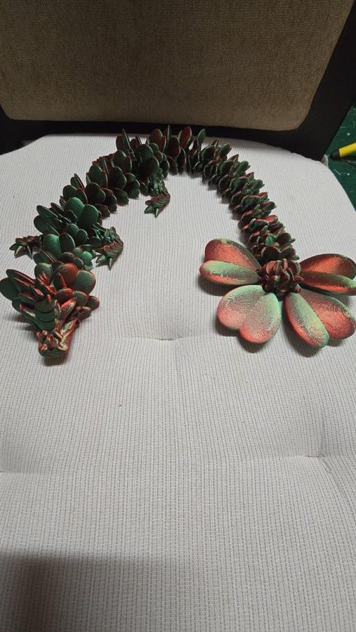 Lucky Dragon, Articulated 3D Printed Dragon with Clover Tail (Green/Red)